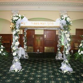 fwthumbChuppa decoration at The Old Swan.jpg